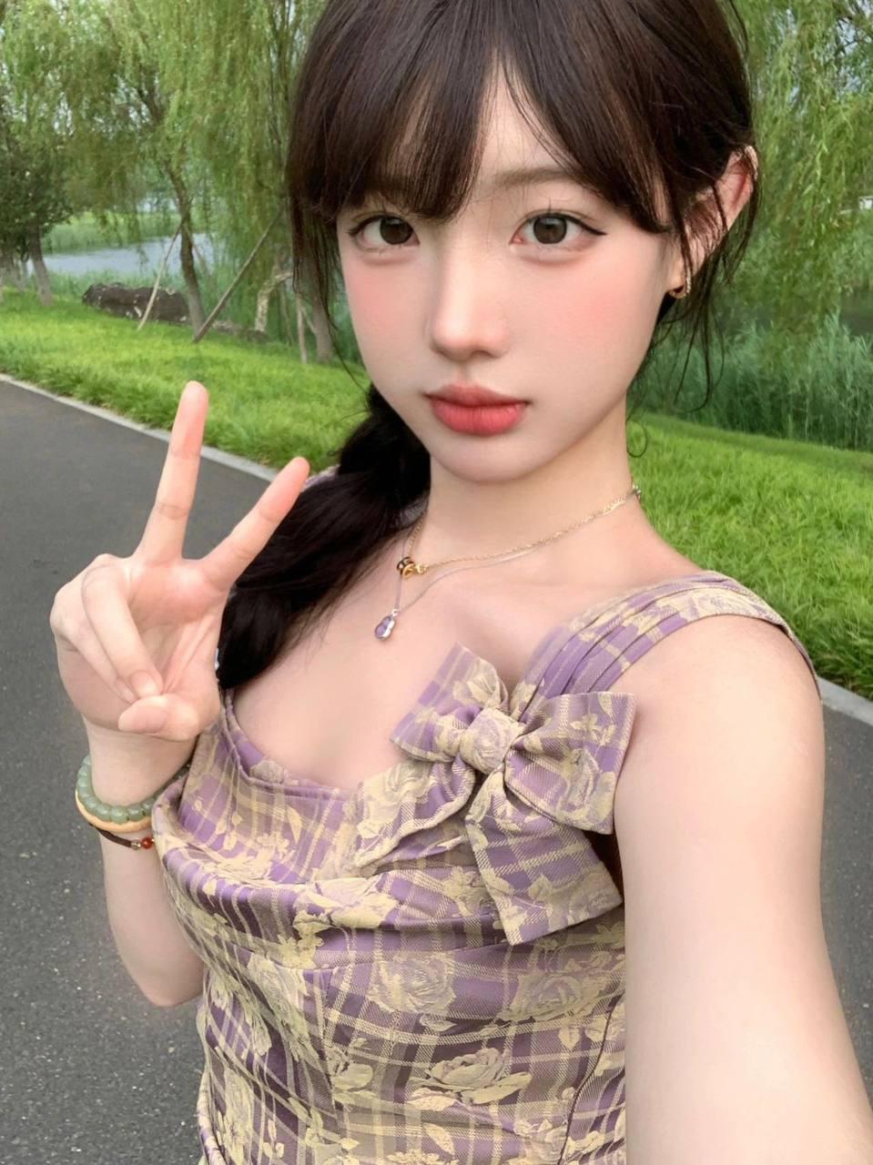 茶缘深长，杯中积淀的茶垢，酝酿出更醇厚的故事